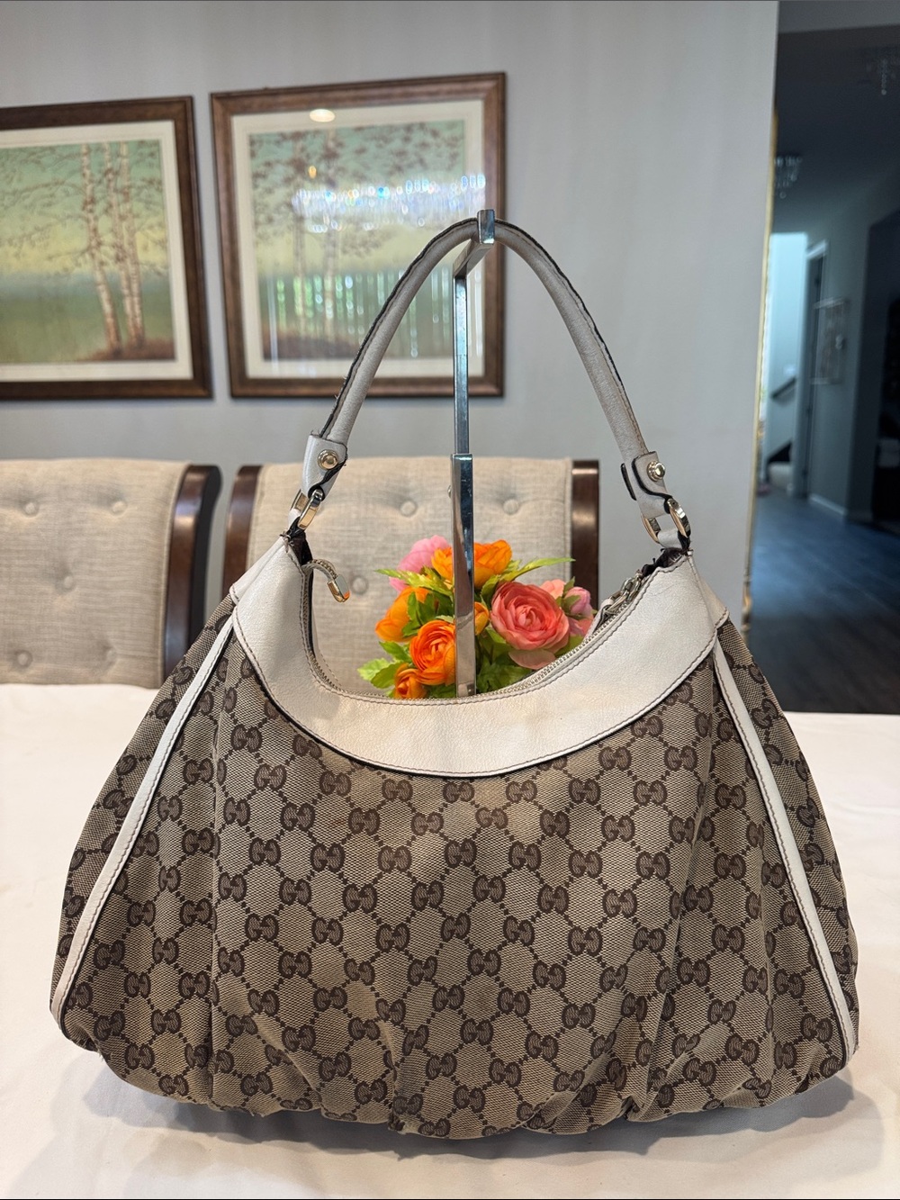 Authentic Gucci Brown GG Canvas Shoulder Hobo with White Trim - Picture 2 of 13